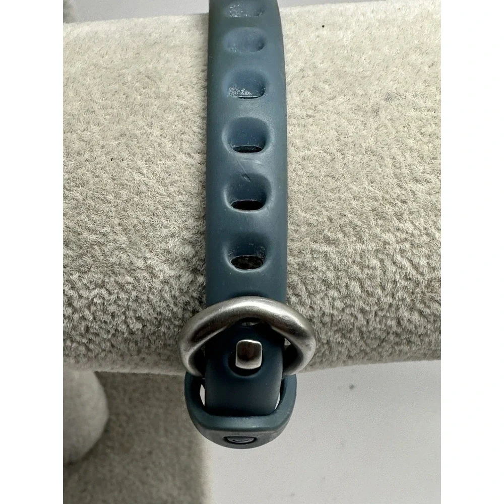 Scratched Nike WR0106 New‎ Battery Imara Ladies Watch 37MM 6.5